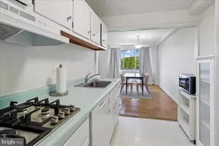 10201 Grosvenor, Rockville, MD 20852 - Photo 15