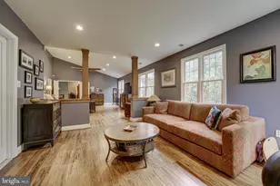 13101 Ridge Dr, Rockville, MD 20850 - Photo 23