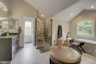 13101 Ridge Dr, Rockville, MD 20850 - Photo 25