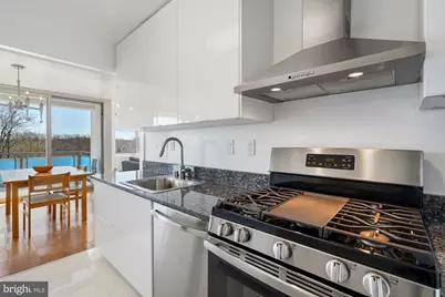 10201 Grosvenor Place #712, Rockville, MD 20852 - Photo 3