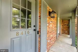 8416 Fox Run, Potomac, MD 20854 - Photo 5