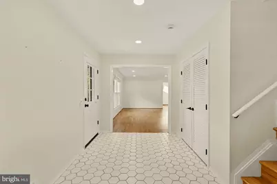 8416 Fox Run, Potomac, MD 20854 - Photo 7