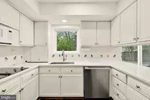 8416 Fox Run, Potomac, MD 20854 - Photo 17