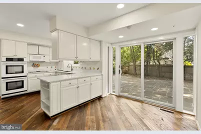 8416 Fox Run, Potomac, MD 20854 - Photo 23