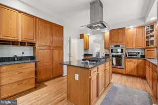 11612 Settlers Cir, Germantown, MD 20876 - Photo 19