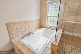 11612 Settlers Cir, Germantown, MD 20876 - Photo 39