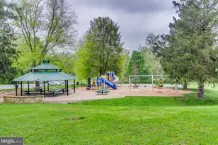 11705 Ashley Dr, Rockville, MD 20852 - Photo 17