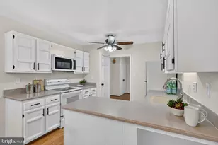 11000 Lopa Ln, North Potomac, MD 20878 - Photo 9
