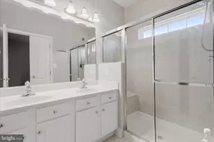 563 Pelican Ave, Gaithersburg, MD 20877 - Photo 29