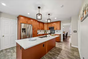 16 Fairwood Ct, Rockville, MD 20850 - Photo 9