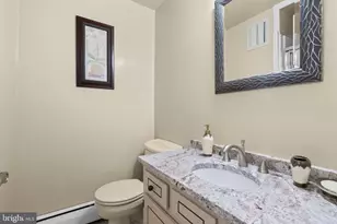 17701 Stoneridge Dr, Gaithersburg, MD 20878 - Photo 25