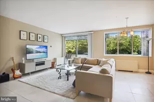 10500 Rockville Pik, Rockville, MD 20852 - Photo 5
