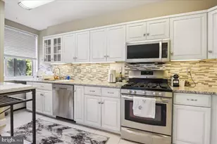 10500 Rockville Pik, Rockville, MD 20852 - Photo 3
