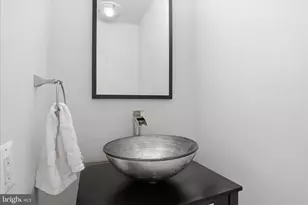 71 Kinsman View Cir, Silver Spring, MD 20901 - Photo 25