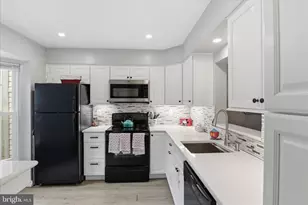 71 Kinsman View Cir, Silver Spring, MD 20901 - Photo 9