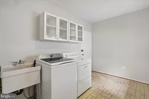 8026 Cypress Grove Ln, Cabin John, MD 20818 - Photo 23