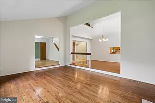 8026 Cypress Grove Ln, Cabin John, MD 20818 - Photo 5
