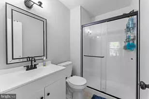 18867 McFarlin Dr, Germantown, MD 20874 - Photo 11