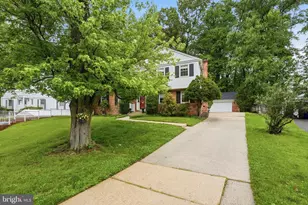 12112 Whippoorwill Ln, Rockville, MD 20852 - Photo 1