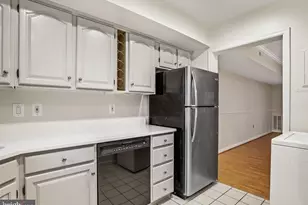 812 Azalea Dr, Rockville, MD 20850 - Photo 9