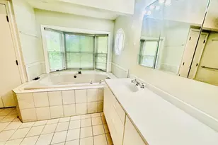 9124 Wandering Trail Dr, Potomac, MD 20854 - Photo 11
