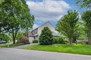9413 Vineyard Haven Dr, Montgomery Village, MD 20886 - Photo 3