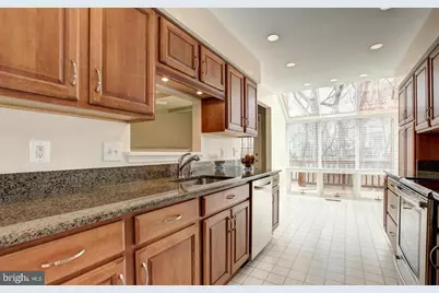 10922 Brewer House, Rockville, MD 20852 - Photo 7