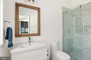 7101 Longwood Dr, Bethesda, MD 20817 - Photo 29