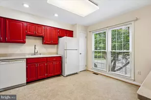6024 Loganwood, North Bethesda, MD 20852 - Photo 29
