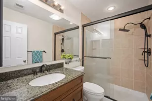 9405 Chatteroy Pl, Gaithersburg, MD 20886 - Photo 17