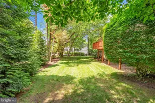 9708 Meyer Point Dr, Potomac, MD 20854 - Photo 21