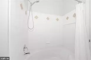 7 Booth St, Gaithersburg, MD 20878 - Photo 19