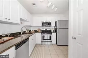 7 Booth St, Gaithersburg, MD 20878 - Photo 3