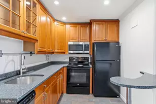 9701 Fields Rd, Gaithersburg, MD 20878 - Photo 15