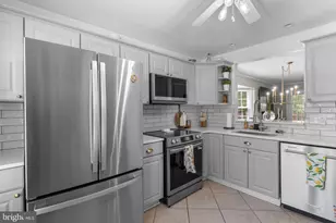 18745 Martins Landing Dr, Germantown, MD 20874 - Photo 17