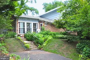 2212 McAuliffe Dr, Rockville, MD 20851 - Photo 3