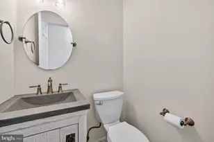 15001 Notley Rd, Silver Spring, MD 20905 - Photo 27