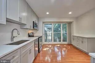 4836 Cloister Dr, Rockville, MD 20852 - Photo 15