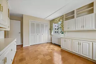 10401 Grosvenor Pl, Rockville, MD 20852 - Photo 13