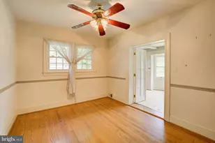 5905 Wilson Ln, Bethesda, MD 20817 - Photo 11