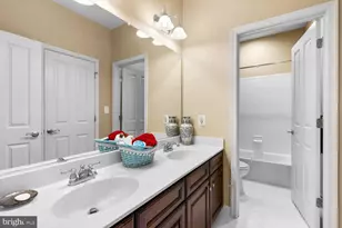 14103 Byrne Park Dr, Clarksburg, MD 20871 - Photo 11