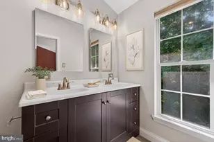 13026 Shamrock Glen Dr, Germantown, MD 20878 - Photo 15
