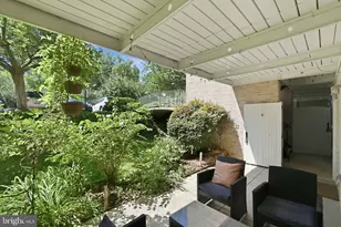 7541 Spring Lake Dr, Bethesda, MD 20817 - Photo 5