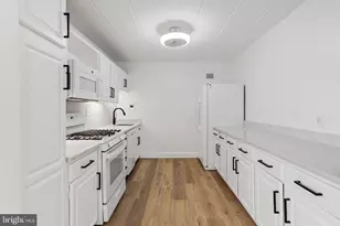 4800 Chevy Chase Dr, Chevy Chase, MD 20815 - Photo 5