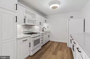 4800 Chevy Chase Dr, Chevy Chase, MD 20815 - Photo 11