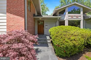 5829 Marbury Rd, Bethesda, MD 20817 - Photo 3