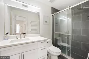 9646 Eagle Ridge Dr, Bethesda, MD 20817 - Photo 27