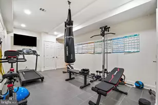 9646 Eagle Ridge Dr, Bethesda, MD 20817 - Photo 29