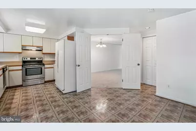 8541 Hawk Run Terrace, Montgomery Village, MD 20886 - Photo 7