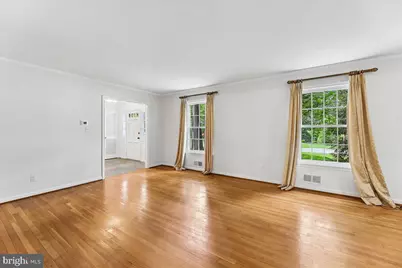 8700 Camille Drive, Potomac, MD 20854 - Photo 9